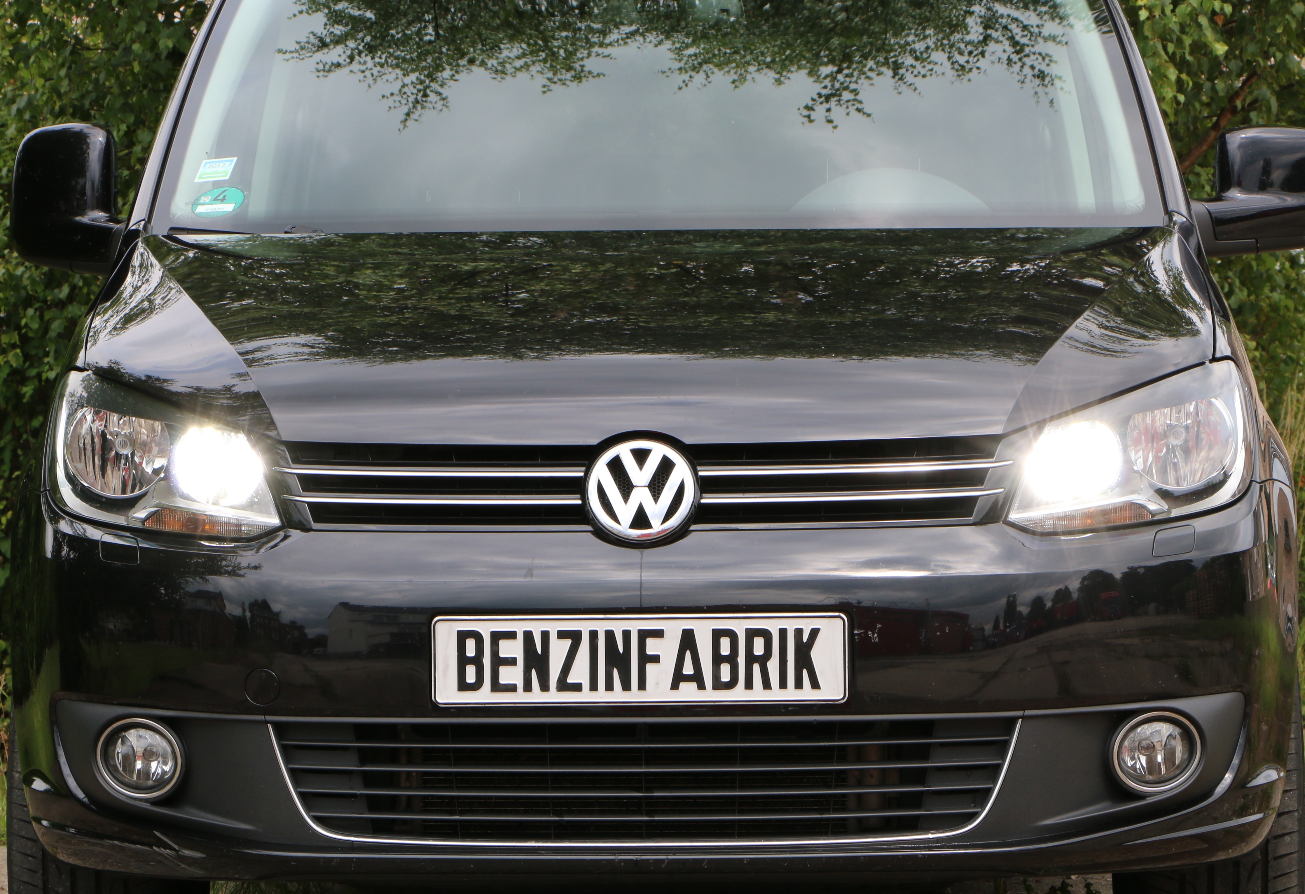 https://www.benzinfabrik.com/media/image/cd/5d/57/9953-LED-Fernlicht-VW-Caddy-FL.jpg